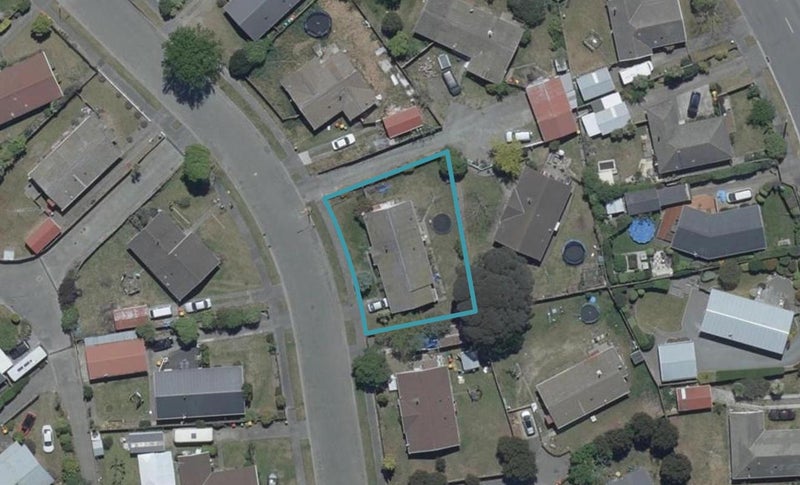 27 Medina Crescent, Parklands, Christchurch - Carousel 1