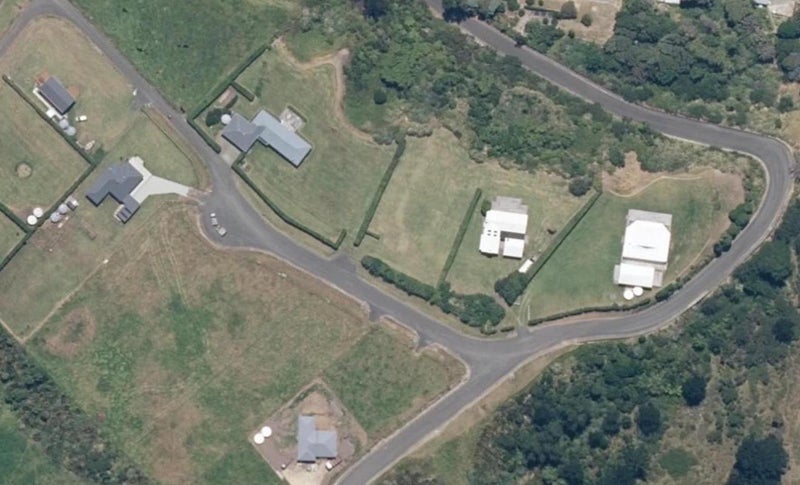 10 Browns Rise, Māhia - Carousel 1
