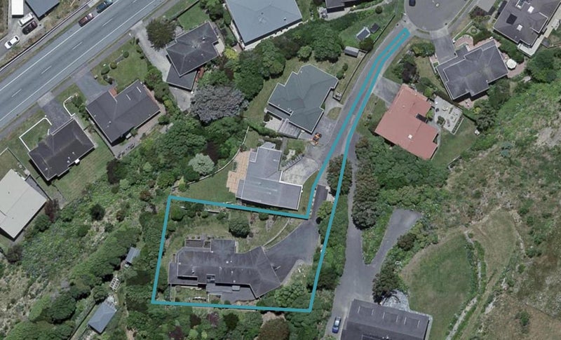 87 Woodman Drive, Tawa, Wellington - Carousel 1