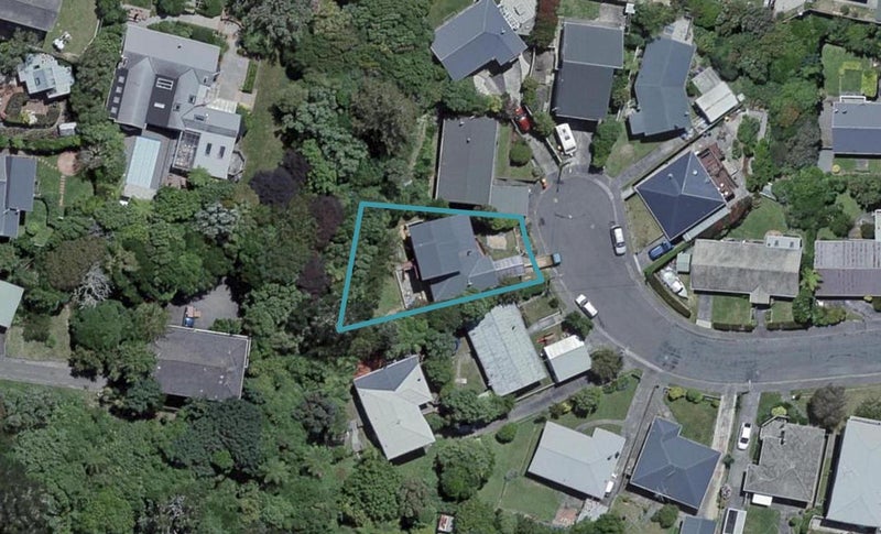 33 Kahikatea Grove, Paparangi, Wellington - Carousel 1