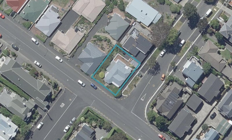 43 Balmacewen Road, Maori Hill, Dunedin - Carousel 1