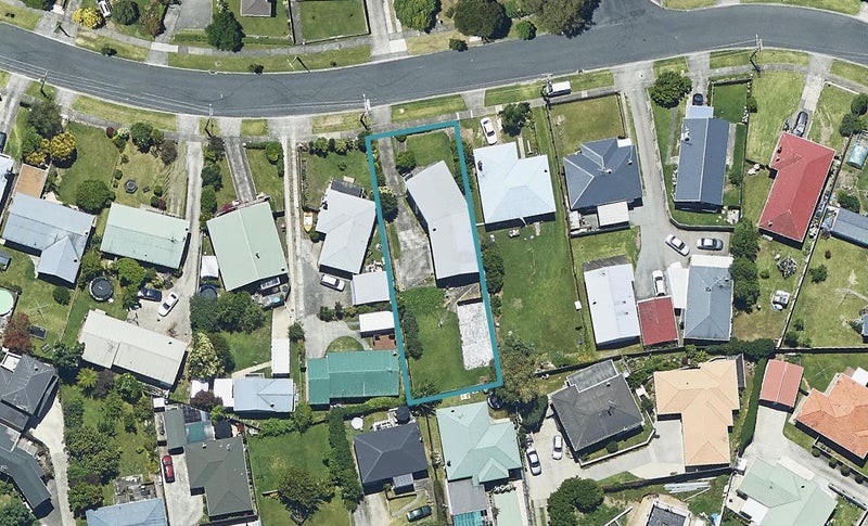 16 Alverstoke Road, Parkvale, Tauranga - Carousel 1