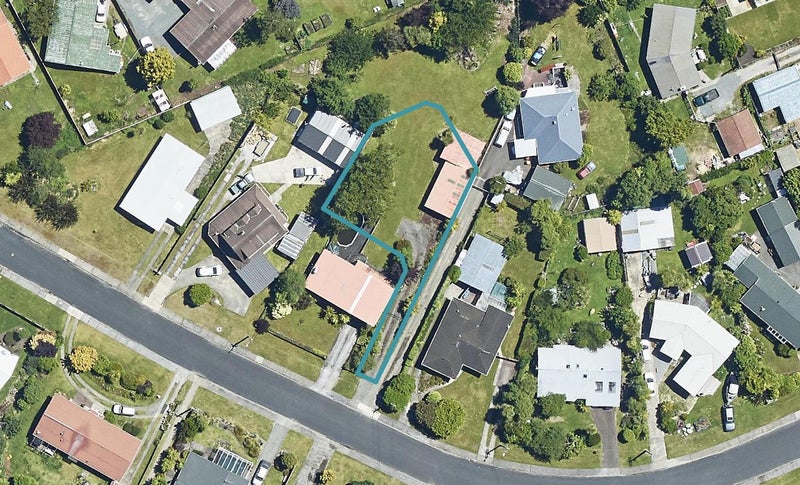 8A Darroch Street, Fairy Springs, Rotorua - Carousel 1