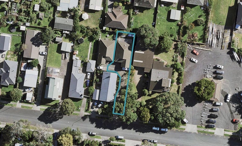 14 Hazards Road, Weymouth, Auckland - Carousel 1
