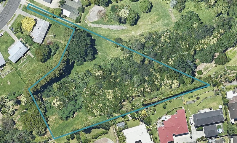 51 Dingadee Street, Welcome Bay, Tauranga - Carousel 1