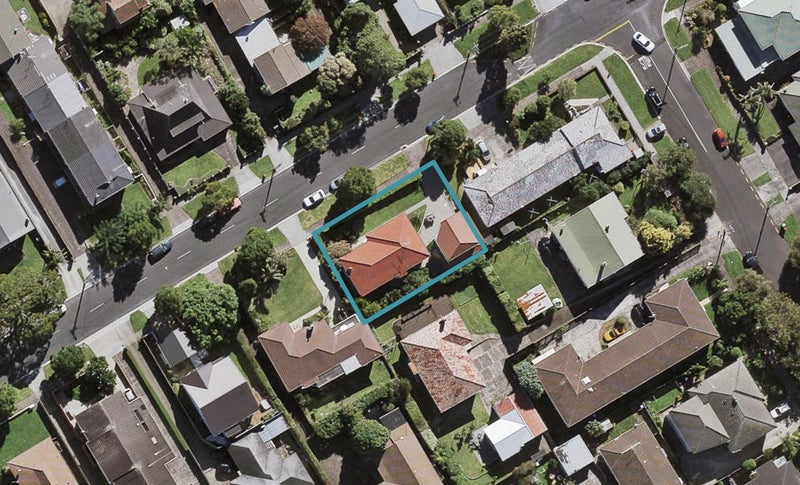 25 Turama Road, Royal Oak, Auckland - Carousel 1