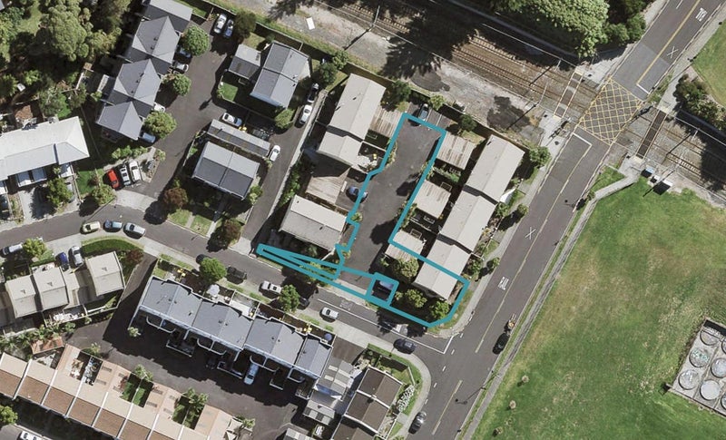 11 Mt Lebanon Lane, Henderson, Auckland - Carousel 1