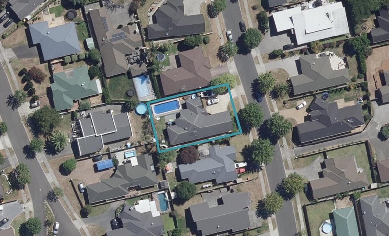 18 Ravenscourt Place, Huntington, Hamilton - Carousel 1