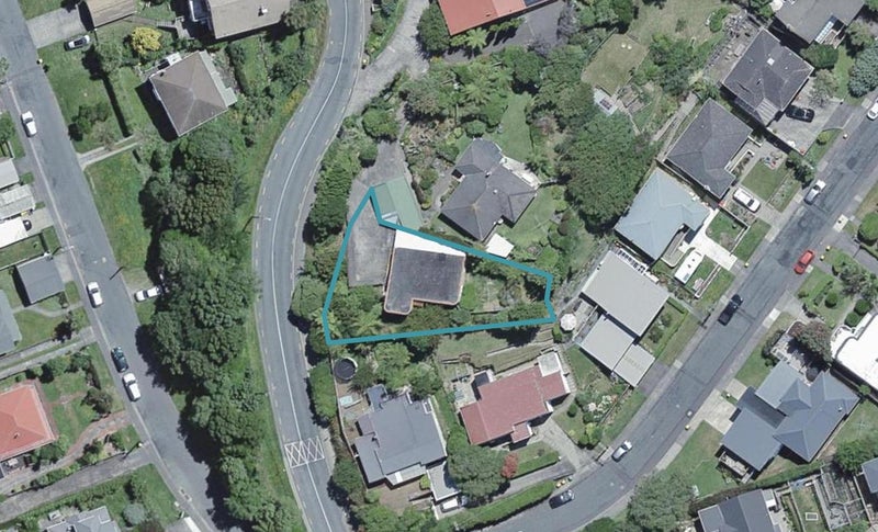74 Parkvale Road, Karori, Wellington - Carousel 1