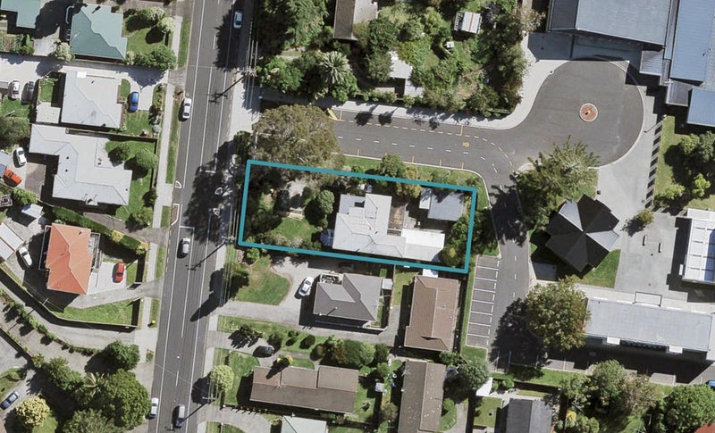 27 Rathgar Road, Henderson, Auckland - Carousel 1
