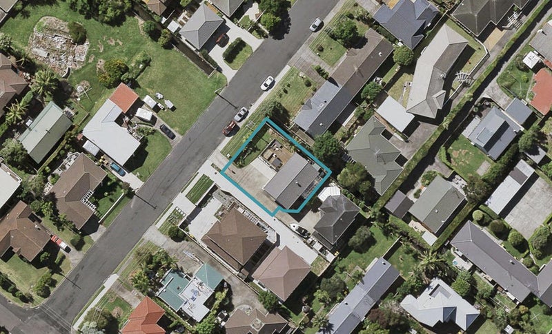 5 Livingstone Street, Milford, Auckland - Carousel 1