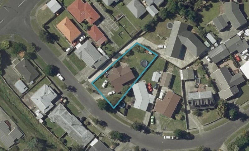 5 Pinedale Parade, Milson, Palmerston North - Carousel 1
