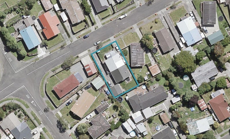 1/32 Hartford Crescent, Totara Park, Upper Hutt - Carousel 1