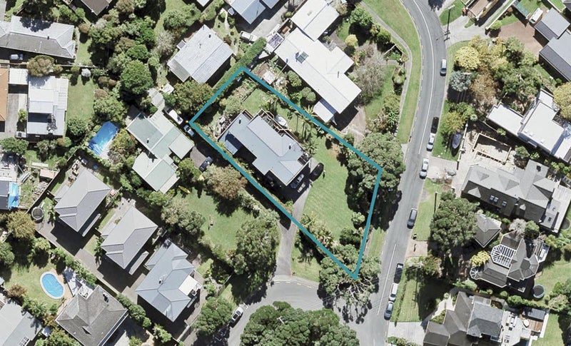 19 Rock Isle Road, Torbay, Auckland - Carousel 1