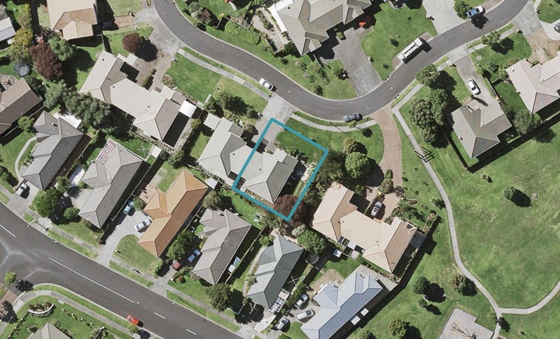 27 Fernbrook Close, Burswood, Auckland - Carousel 1