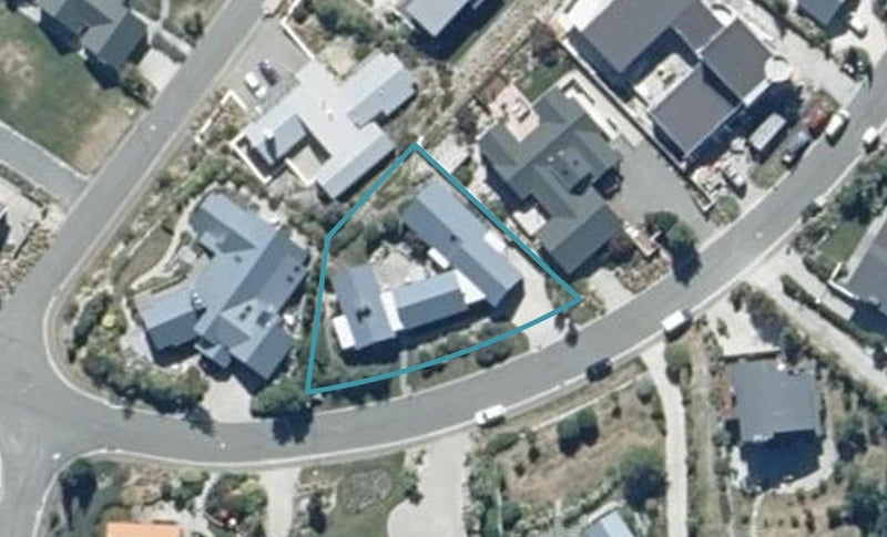 7 Milward Place, Kelvin Heights, Queenstown - Carousel 1