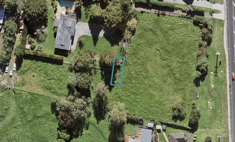 4 Rahopuru Road, WESTGATE, AUCKLAND - Carousel 1