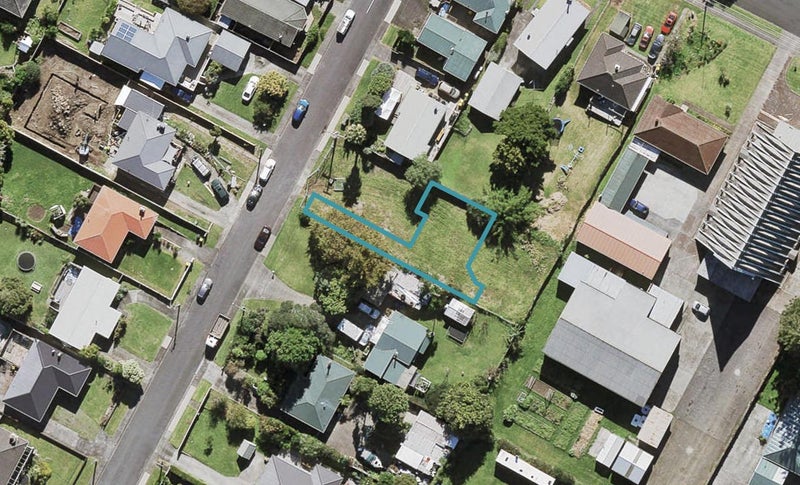 2B Edgerton Road, Te Atatū Peninsula, Auckland - Carousel 1