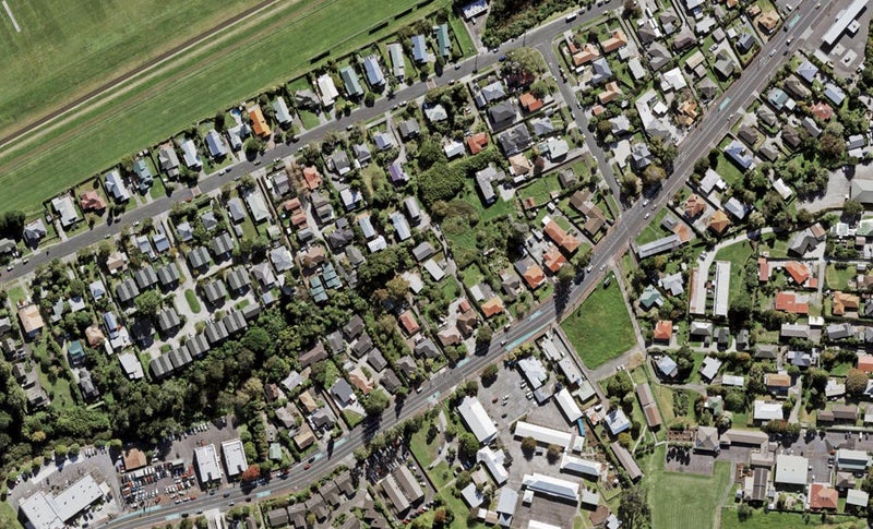 2/2135 Great North Road, Avondale, Auckland - Carousel 1
