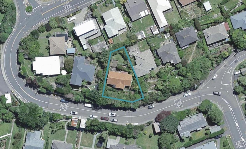 8 Sunshine Avenue, Karori, Wellington - Carousel 1