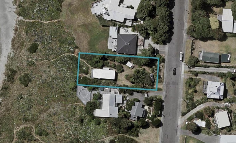 53 Field Way, Waikanae Beach, Waikanae - Carousel 1