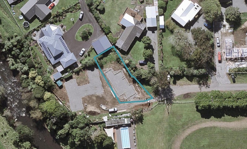 2 Whitcombe Street, Lepperton, New Plymouth - Carousel 1