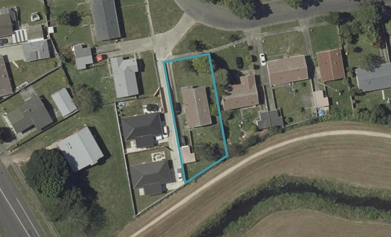 63 Robinson Crescent, Westbrook, Palmerston North - Carousel 1