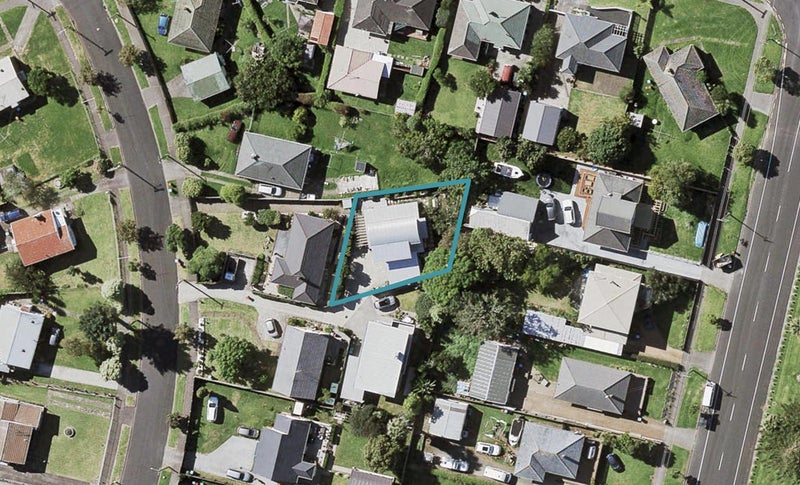 6A Pirangi Street, Point England, Auckland - Carousel 1