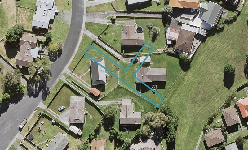 8 Hono Way, West Harbour, Auckland - Carousel 1