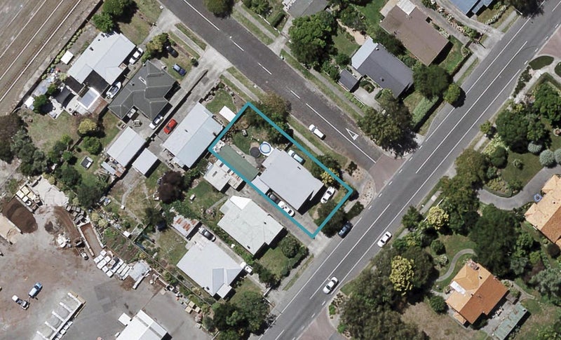826 Caroline Road, Mayfair, Hastings - Carousel 1