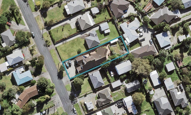 125 Flanshaw Road, Te Atatu South, Auckland - Carousel 1