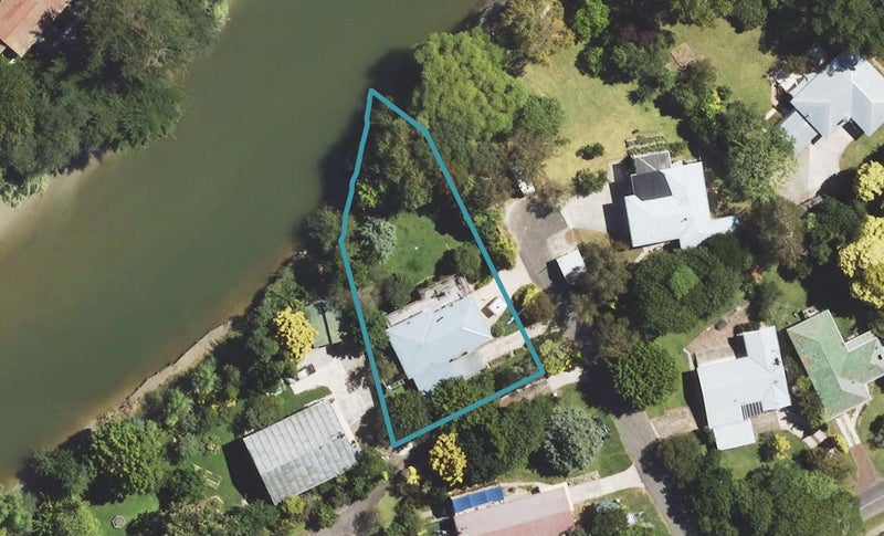 1 Graham Road, Inner Kaiti, Gisborne - Carousel 1
