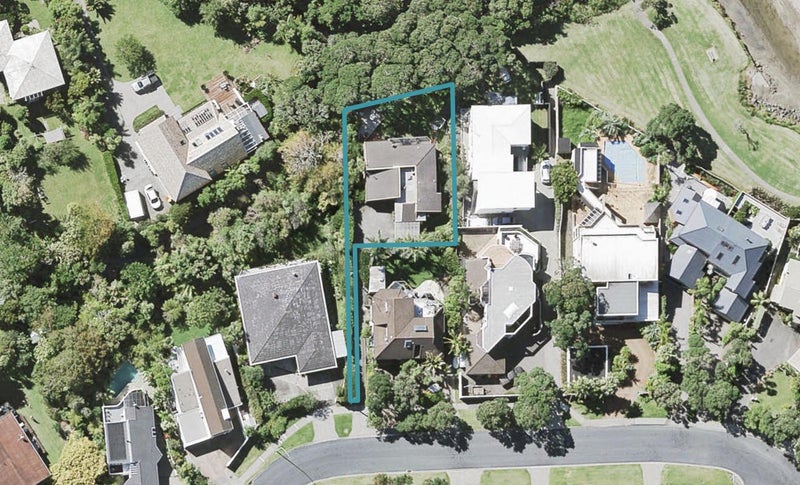 10 Whitby Crescent, Mairangi Bay, Auckland - Carousel 1
