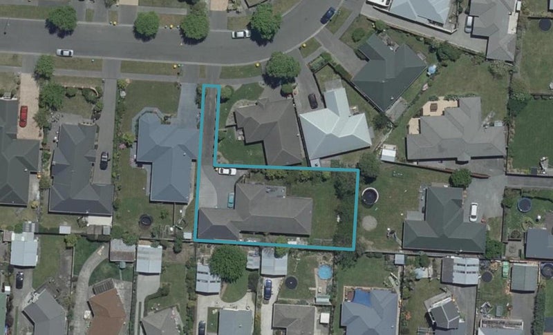 35 Coolspring Way, Redwood, Christchurch - Carousel 1