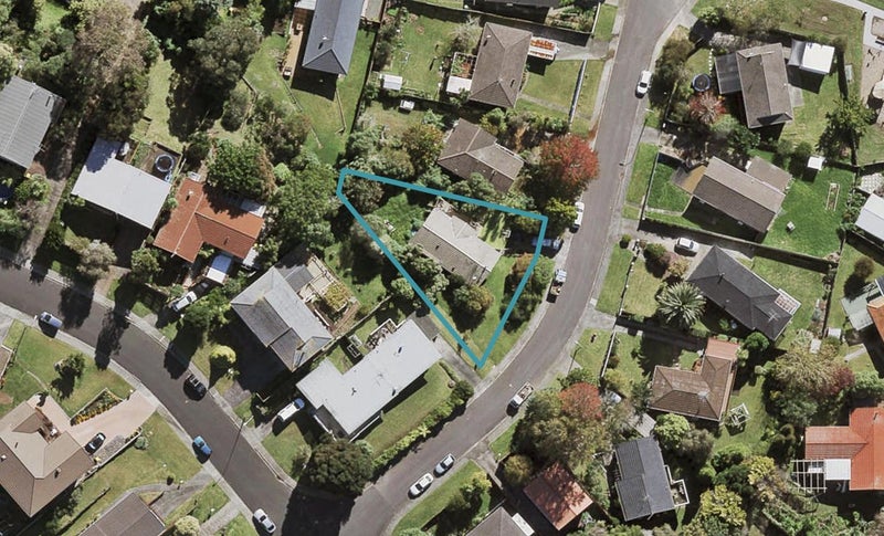 18 Wanita Place, Totara Vale, Auckland - Carousel 1