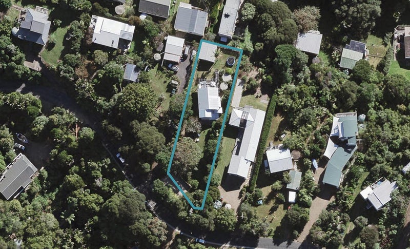 11 Victoria Road North, Onetangi, Waiheke Island - Carousel 1