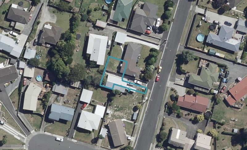 2/10 Michael Avenue, Dinsdale, Hamilton - Carousel 1