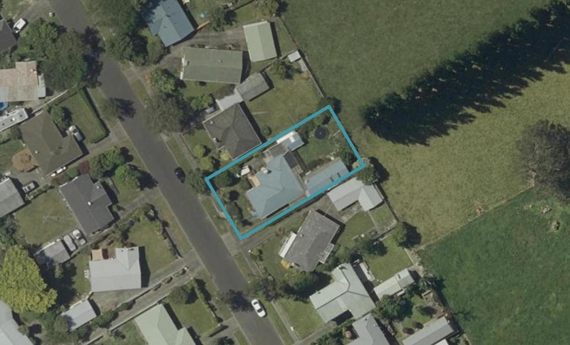 51 Ruamahanga Crescent, Terrace End, Palmerston North - Carousel 1