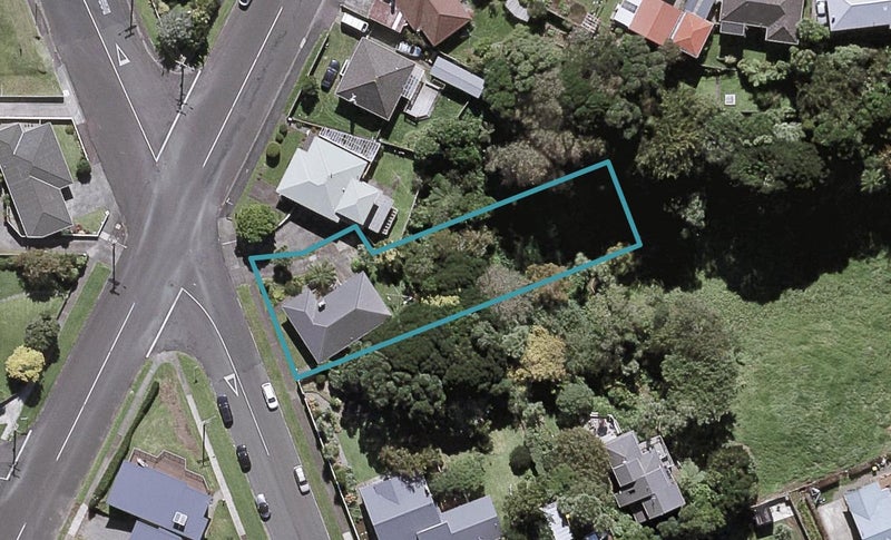 43 Bayly Road, Moturoa, New Plymouth - Carousel 1