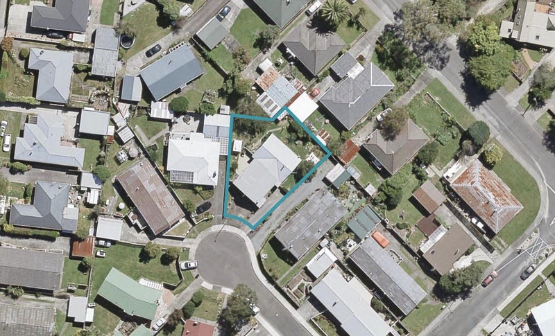 2/7 Sequoia Place, Maoribank, Upper Hutt - Carousel 1