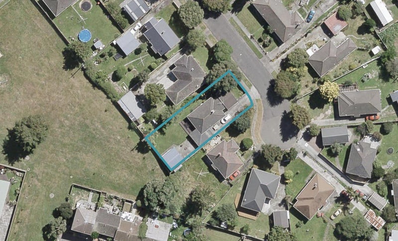11 Hamua Grove, Waiwhetu, Lower Hutt - Carousel 1