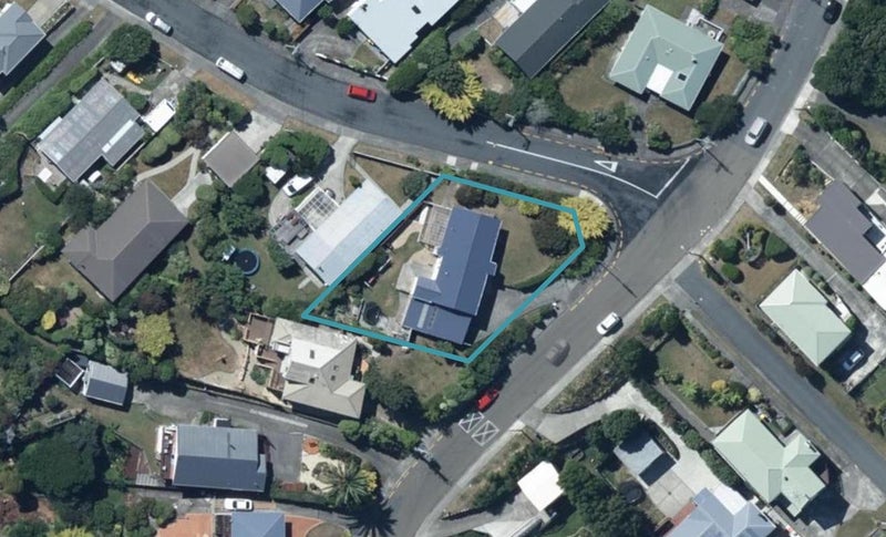 33 Mana View Road, Paremata, Porirua - Carousel 1