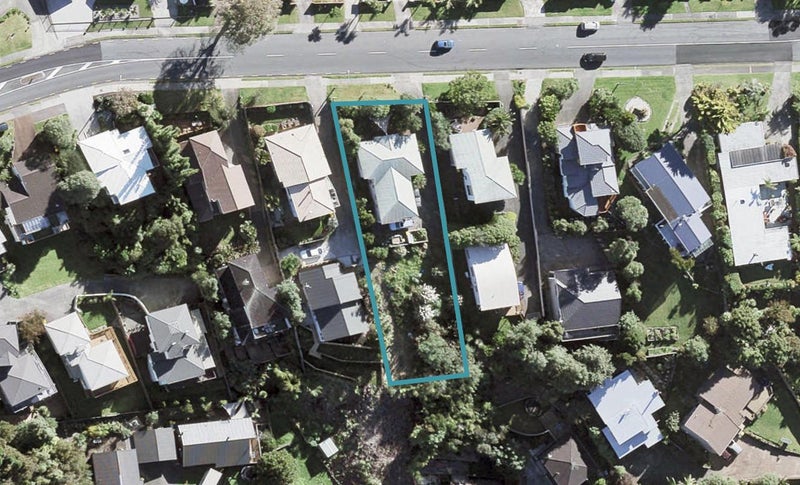 2/270 Glamorgan Drive, Northcross, Auckland - Carousel 1