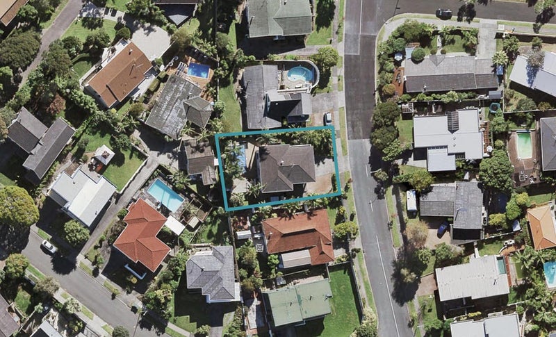 17 Porritt Avenue, Chatswood, Auckland - Carousel 1