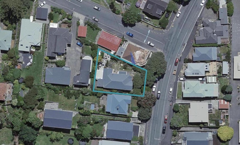 64 Queens Drive, Lyall Bay, Wellington - Carousel 1