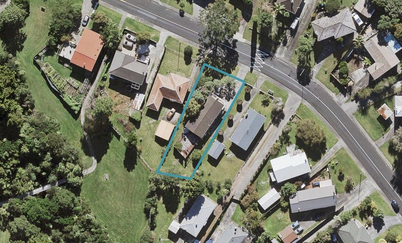 82 Glendene Avenue, Glendene, Auckland - Carousel 1
