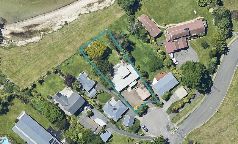 8 Cooper Avenue, Holdens Bay, Rotorua - Carousel 1