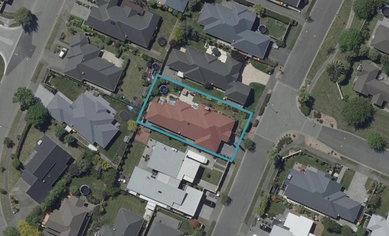 5 Kilbride Gardens, Halswell, Christchurch - Carousel 1