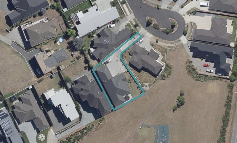 22 Eastridge Terrace, Huntington, Hamilton - Carousel 1