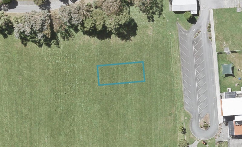 5 Pukeatua Place, Wainuiomata, Lower Hutt - Carousel 1